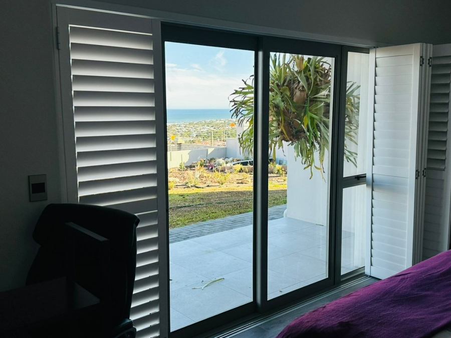 4 Bedroom Property for Sale in Onrus Western Cape